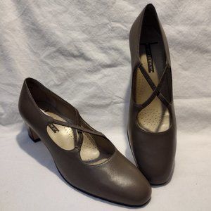 🌟 Trotters || 10N Jamie Taupe Cross-Strap Heel